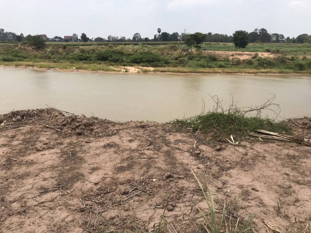 บ้านที่ดินทำเลดีที่ตั้งเยี่ยม ขายที่สวยติดแม่น้ำน่าน ชุมแสง  จ.นครสวรรค์ 300000 บาท.วิวแม่น้ำเกษตรดีงามสวยสมบูรณ์