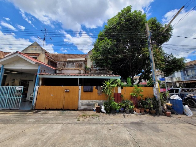 ขายทาวน์เฮ้าส์ พูนสินธานี 3 ลาดกระบัง กรุงเทพมหานคร PTT13188