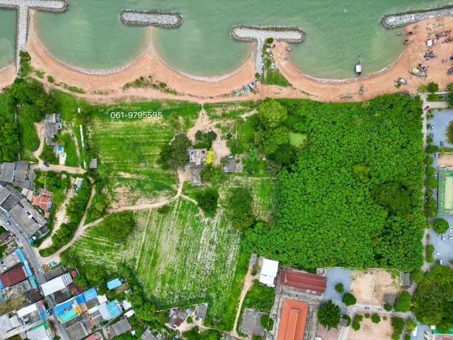 TEL : 092-288 9359 คุณดนิตาLine : https://line.me/ti/p/yxo92dHWP1ที่ดินติดทะเล หน้ากว้าง จอมเทียน บ้านอำเภอ สัตหีบ ชลบุรีเนื้อที่ 26 ไร่ น่าติดทะเล ใกล้ถนนสุขุมวิทไร่ละ 100 ลบ. ขายยกแปลง2,600 ลบ.การเดินทางสะดวกสบาย ใกล้ถนนมอเตอร์เวย์สายใหม่ ใกล้สนามบินอู่ตะเภาทำเลดีมาก บรรยากาศดี ร่มรื่น เย็นสะบาย F-A12 