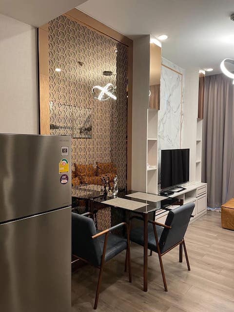 Whizdom Essence spacious comfortable clean 9th floor BTS Punnawithi