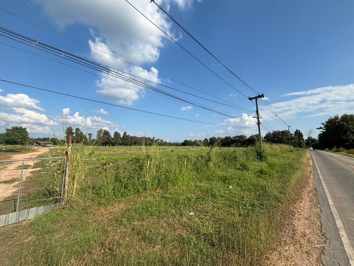 ขายที่ดิน 30 ไร่ 283 ตรว. สวนทุเรียน ไร่ละ 550,000 บาท ต.หนองหล่ม อ.ห้างฉัตร จ.ลำปาง