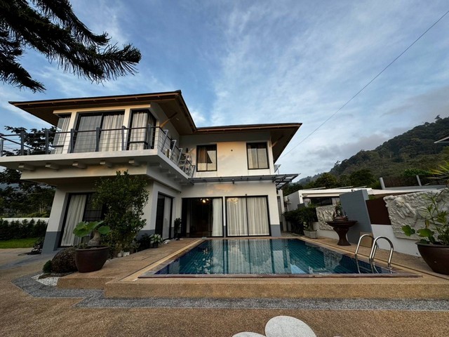 #PR089 For Rent : Kathu, 2-story house with swimming pool, 4 bedrooms 3 bathrooms   2-story house with swimming pool- 4 bedrooms / 3 bathrooms (1 Jacuzzi)- 1 Home office- Modern kitchen, pantry, and laundry room- CCTV and 24 hr security- 4m x 8m pool with BBQ area- 6 AC units, refrigerator, oven, microwave, free WiFi & pool cleaning Located next to Loch Palm Golf Club and Red Mountain Golf Club- 5 min from Kajonkiet International School- 10 min from British International School/ Central Phuket- 15 min Phuket Town/Patong beach/Boat Lagoon Excludes - Water, Electric- Internet- Common area fee price 120,000 THB / month for 1 year contract------------------------#PR089 สำหรับเช่า : บ้าน 2 ชั้นพร้อมสระว่ายน้ำส่วนตัว ทำกะทู้ 4 ห้องนอน 3 ห้องนํ้าบ้าน 2 ชั้นพร้อมสระว่ายน้ำ- 4 ห้องนอน / 3 ห้องน้ำ
