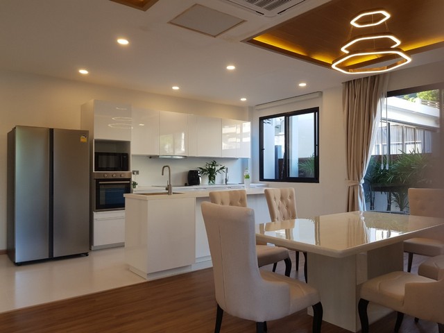 For Rent : Kathu, 2-story house with swimming pool, 4 bedrooms 3 bathrooms