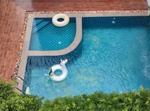 ขายกิจการโรงแรมขนาดเล็ก ที่มีผู้พักสม่ำเสมอ ทำเลใกล้หาดเจ้าสำราญ ที่ดินเป็นรูปสี่เหลี่ยมผืนผ้า