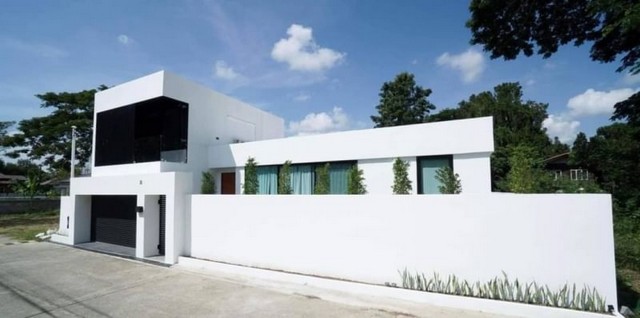 ลดราคาขายด่วน บ้านเดี่ยว 2 ชั้น สไตล์โมเดิร์น นอกโครงการ สารภี    