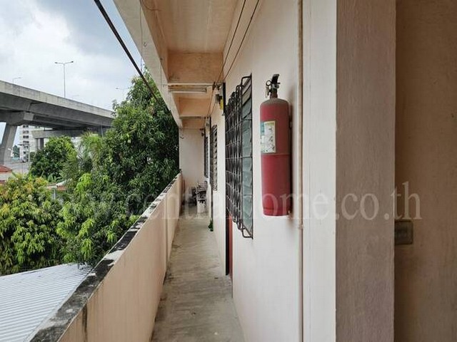 อพาร์ทเม้นท์ 3 ชั้น ซอยบรมราชชนนี 28 ขายพร้อมผู้เช่า