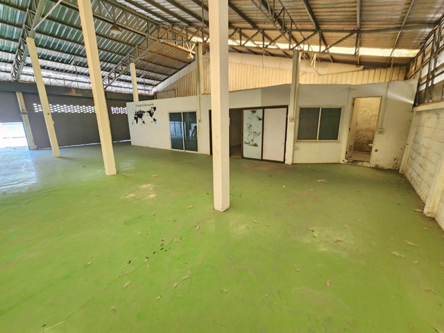 ให้เช่าโกดัง สุวรรณภูมิ เฉลิมพระเกียรติ26-32 10ล้อ ใกล้ Motorway กาญจนาภิเษก 1.5 กม. เทเลอร์ ได้ สวนหลวง ร.9  1ชั้น 350ตรม. 