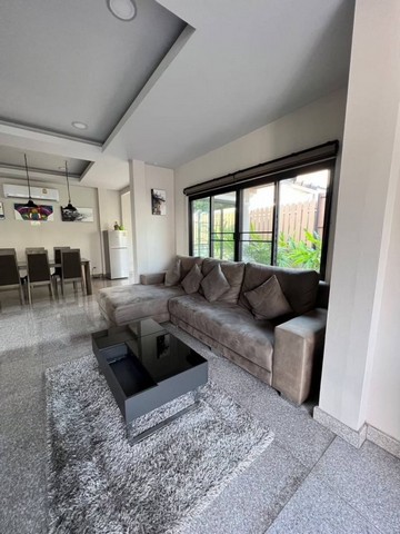 ให้เช่าพูลวิลล่า 2 ชั้น หลังใหญ่ เนื้อที่กว้าง หมู่บ้านเอ็มเพอเร่อ2 ฟ้าฮ่าม