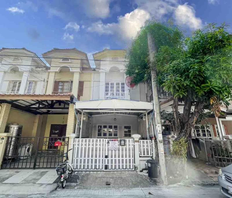 BHL914ทาวน์เฮ้าส์ 2 ชั้น หมู่บ้าน การ์เด้นสวีท ราษฎร์พัฒนา 25 กรุงเทพที่ตั้ง : ซอย ราษฎร์พัฒนา 25 แขวงราษฎร์พัฒนา เขตสะพานสูง กรุงเทพ 10240รายละเอียดบ้าน- เนื้อที่ 16.6 ตร.ว. พื้นที่ใช้สอย 100 ตร.ม.- 2 ห้องนอน 2 ห้องน้ำ- 1 ห้องครัว- ที่จอดรถ 1 คัน- แอร์ 1 ตัว- เคาน์เตอร์ซิงค์ล้างจาน 1 ชุด- ปั้มน้ำ 1 เครื่อง- ทิศเหนือ- ค่าส่วนกลาง เดือนละ 300 บาท สิ่งอำนวยความสะดวก- เจ้าหน้าที่รักษาความปลอดภัย 24