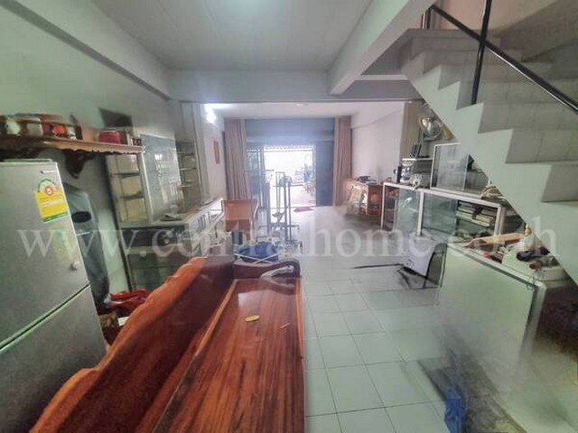 อาคารพาณิชย์ 2 ชั้น หมู่บ้านพระปิ่น 3 ถนนเมน บางแม่นาง