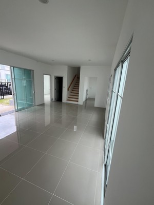 บ้านแฝด สไตล์บ้านเดี่ยวมือ1! สร้างใหม่! ขายด่วน บ้านแฝด หมู่บ้าน กรีนเฮ้าส์ พุทธมณฑลสาย5 - ไร่ขิง30 ทำเลดี เข้าออกเมืองสะดวก