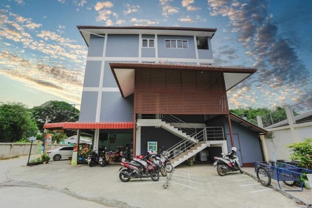 หอพัก 4 ชั้น พร้อมร้านค้า สันพระเนตร สันทราย
