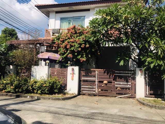 ขายบ้าน หมู่บ้าน เอโทล มัลดีฟส์ ปาล์ม บางนาตราด ขนาด 40 ตารางวา 2ชั้น