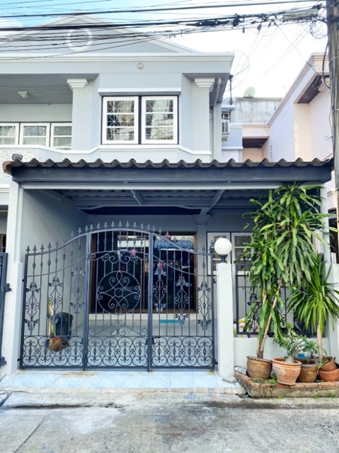  ลาดพร้าววังหิน 79-85 ให้เช่าทาวน์เฮ้าส์ 2 ชั้น เดอะแจส วังหิน500ม.2นอน 2น้ำ19ตร.วา. 2แอร์  BTS ม.เกษต 