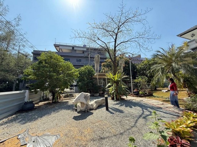 ขายบ้านหรูริมทะเลอ่างศิลา มบ.บ้านริมทะเลอ่างศิลา เนื้อที่ 254 ตรว หลังมุม ถนนพระยาสัจจา พร้อมเฟอร์ บ้านพักตากอากาศ อ่างศิลา ชลบุรี