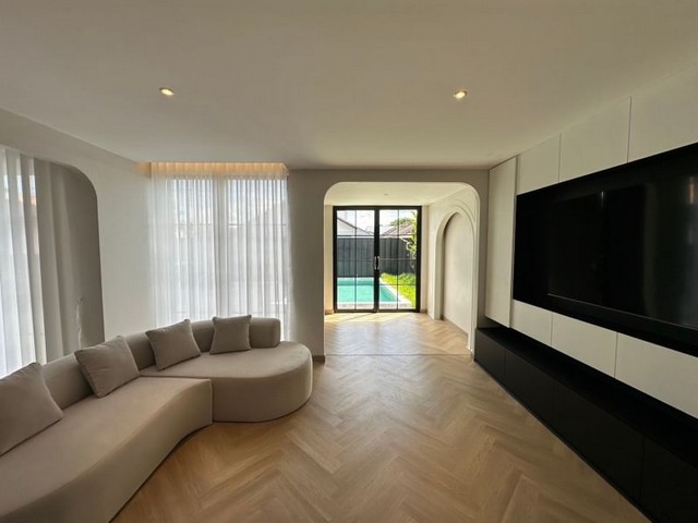 พูลวิลล่าสร้างใหม่ วิวดอยสุเทพ ขายพร้อมผู้เช่า โซนป่าตัน