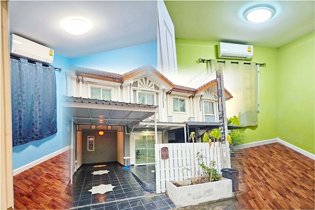 ปัญญาอินทรา โลตัส 1 กม. 5 แอร์ 4นอน รามอินทรา ให้เช่าทาวน์โฮม  2ชั้น  22ตรว.160ตร.ม. รร.นานาชาติกลอรี่สิงคโปร์ 