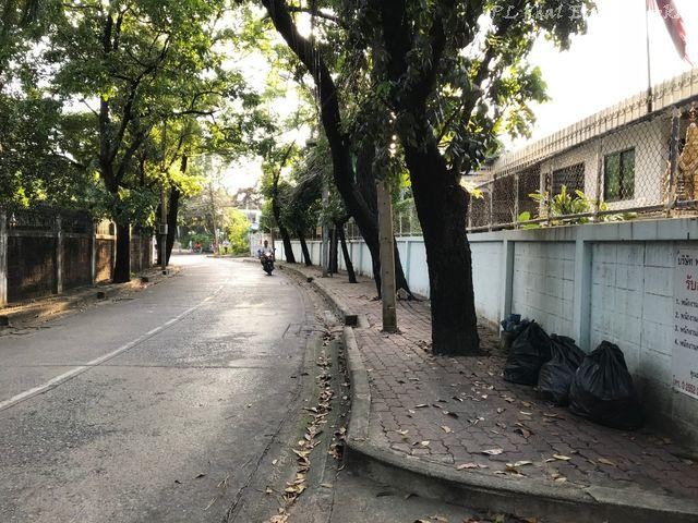 ขายที่ดิน 2 ไร่ 2 งานกว่า ย่านหลักสี่ ซอยวิภาวดีรังสิต 64 ซอยแจ้งวัฒนะ 1 ใกล้ราชภัฏพระนคร เดินทางสะดวก ใกล้รถไฟฟ้าหลายสาย