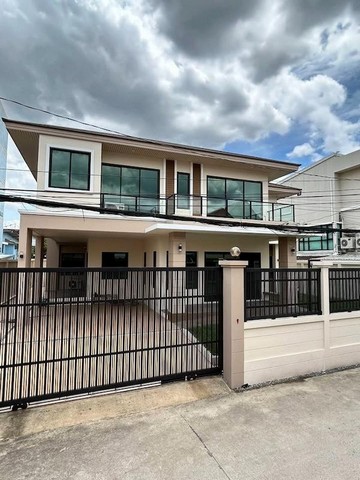 ให้เช่าบ้านเดี่ยว 2 ชั้น 4 ห้องนอน 4 ห้องน้ำ ย่านลาดพร้าว 101 ใกล้รถไฟฟ้าสายสีเหลือง สถานีลาดพร้าว 101