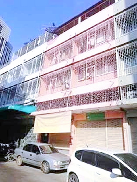 ให้เช่าชั้นล่าง 2ห้องBTSอุดมสุข 300ม.รร.นานาชาติกลอรีสิงคโปร์ 1.0 กม. อาคาร  ตลาดอุดมสุข 300 ม.ร้านอาหาร ร้านค้า 120ตร.ม. วชิรธรรมสาธิต 1-8