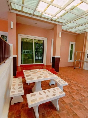 AOM 1655 บ้านทาวโฮม ให้เช่า หมู่บ้าน PMC 42 ห้องนอน 2 ห้องน้ำ 1 ห้องเอนกประสงค์ สามารถทำเป็นห้องนอนหรือห้องทำงานได้เฟอร์นิเจอร์ครบมีสระว่ายน้ำ  ฟิตเนส ส่วนกลาง ไม่รับสัตว์เลี้ยง18,000/เดือนมัดจำ 2 เดือน ติดต่อขอรูปและรายละเอียดเพิ่มเติม  สนใจนัดชมสถานที่จริงContact คุณต๋อม 081-925-2443  , คุณต๋อย 086-542-7078LINE 081-925-2443   LINE 086-542-7078 อสังหาริมทรัพย์ ยินดีรับฝากขาย-เช่า อสังหาริมทรัพย์ทุกชนิด