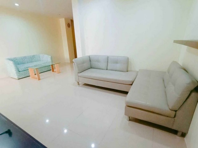 บ้านทาวโฮม ให้เช่า  หมู่บ้าน PMC4  สามารถทำเป็นห้องนอนหรือห้องทำงานได้  เฟอร์นิเจอร์ครบ