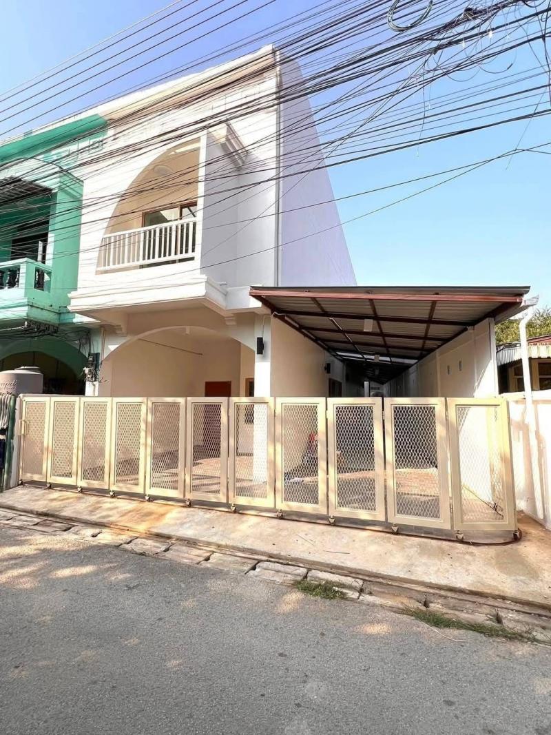 โซนวัดเกต ขาย 3.69 ล้าน 35 ตรว. ทาวน์โฮม 2 ชั้น #อำเภอเมือง #รีโนเวทใหม่ พร้อมเข้าอยู่ #ซื้ออยู่เองหรือปล่อยเช่าได้