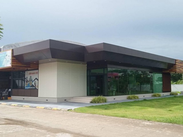 ขายที่ดินติดถนน 7 ไร่เศษ พร้อมสำนักงานและโกดัง ลำลูกกา ปทุมธานี