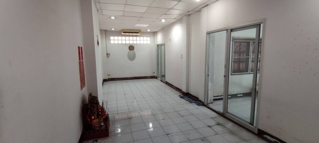 ขายทาวน์เฮ้าส 3 ชั้น 2 หลังติดกัน ใกล้ถนนบรมราชชนนี  ซอย 119 ทำเลดี ราคาไม่แพงทำเลนี้