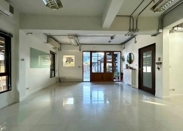 BH3398 ให้เช่าบ้าน 2 ชั้น พร้อมโกดัง ลาดพร้าว 71 พื้นที่ใช้สอย 550 ตร.ม. ไฟฟ้าสามเฟส