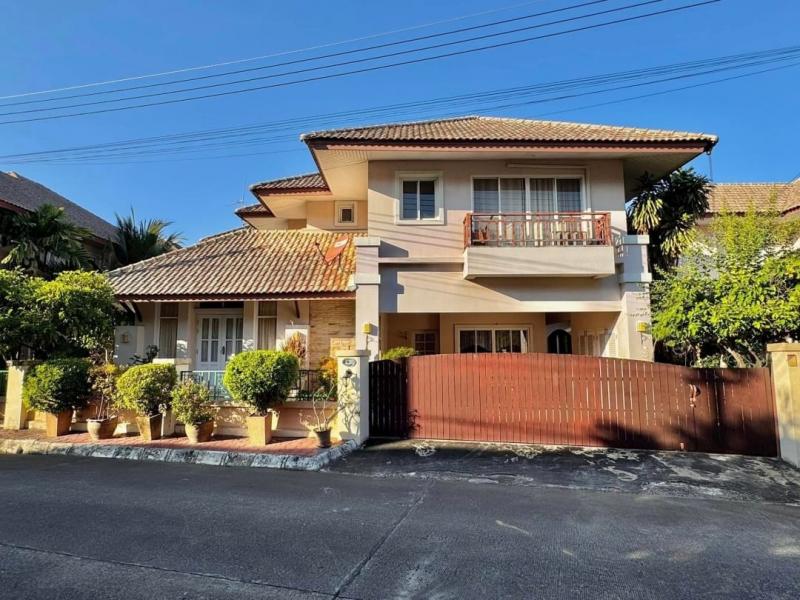 กุลพันธ์วิลล์10 ขาย 6.8 ล้าน 83 ตรว. 4 นอน 3 น้ำ #ไชยสถาน #สารภี #เฟอร์นิเจอร์บางส่วน #ติดถนนใหญ่ ใกล้แหล่งสาธารณูปโภคครบครัน