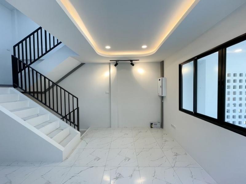 โซนป่าแดด ขาย 2.59 ล้าน 34 ตรว. ทาวน์โฮม 5 ชั้น ตกแต่งสวย #สไตล์โมเดิร์น #ซื้ออยู่เองหรือปล่อยเช่าได้ #เหมาะสำหรับอยู่อาศัย หรือโฮมออฟฟิศ