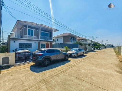 ขายด่วน! บ้านเดี่ยวไซซ์ใหญ่ The Plant รังสิต-คลอง 5 ทำเลดี ใกล้มอเตอร์เวย์ ฟังก์ชันครบ อยู่สบาย ที่จอดรถเหลือเฟือ รีบตัดสินใจก่อนพลาด! 