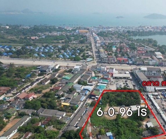 TEL : 092-288 9359 คุณดนิตาLine : https://line.me/ti/p/yxo92dHWP1ที่ดินทำเลดี เหมาะแก่การลงทุน และสามารถปลูกที่พักอาศัยได้เลย  ขนาด 6 ไร่ 96 ตารางวา อ.สัตหีบ จ.ชลบุรี ติดถนนสุขุมวิท ราคา 10.5 ล้านบาท/ต่อไร่ที่ดินมีรายได้(รายเดือนและรายปี) เช่น- lotus express- ร้านทอง- ห้องแถว- ร้านค้า พื้นที่จอดรถ- พื้นที่ติดตั้งเสาสัญญาณโทรศัพท์(AIS TRUE DTAC)สามารถเปลี่ยนสัญญาได้ทันทีหลังจาก ซื้อขายที่ดินกันแล้วF-A15 