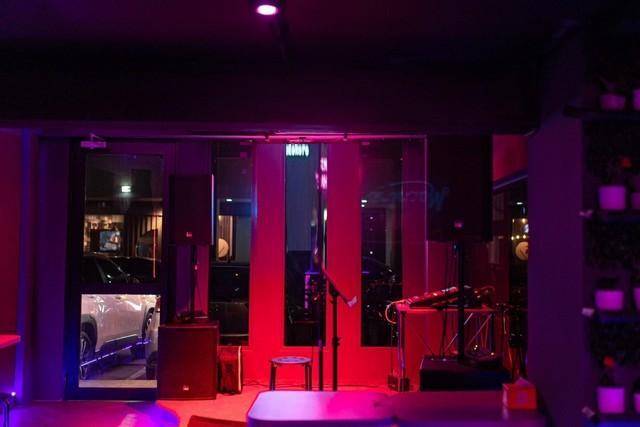 P303 ให้เซ้ง ร้านเหล้า บาร์ อารีย์ สะพานควาย ใกล้ธนาคารออมสินสนญ. อารีย์ สะพานควาย ถนนพหลโยธิน แขวงสามเสนใน เขตพญาไท