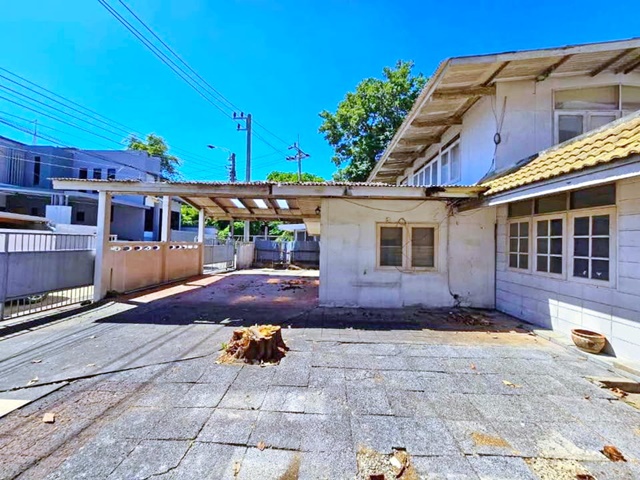 บิ๊กซี วงศ์สว่าง 1.9 กม. บ้านเดี่ยว 2 ชั้น 4นอน ตลาดบองมาร์เช่ 1กม. MRTบางซ่อน 1.9 กม. 3น้ำ เหมาะเป็นที่พักอาศัย ร้านอาหาร 