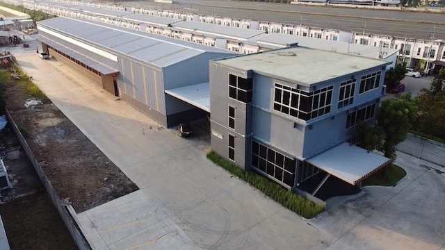 BST784 ให้เช่าโกดัง 1,200 ตร.ม. พร้อมเครน 5 ตัน และอาคารสำนักงาน 3 ชั้น ติดถนนเลียบวงแหวนลำลูกกา คลอง 5