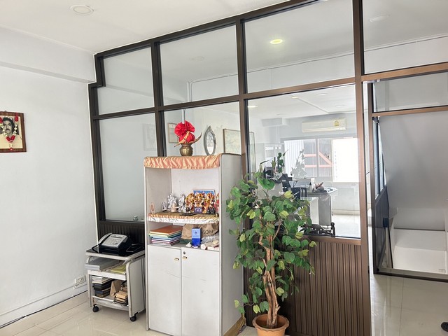 P308 ขาย ให้เช่า อาคารพาณิชย์ ริมถนนเพชรบุรี บางกะปิ ใกล้อิตัลไทย 350 เมตร ทำเลดี เหมาะทำธุรกิจ