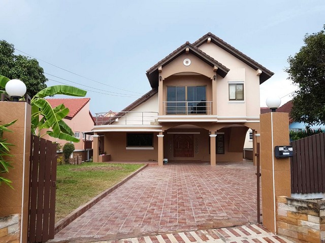 ขายบ้านเดี่ยว 2 ชั้น ถ.พรประภานิมิต เมืองพัทยา เนื้อที่ 102 ตรว บ้านหลังใหญ่ ราคาดี 