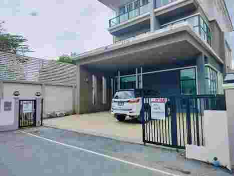 ขายบ้านเดี่ยวหรู 3ชั้น ติดถนนพระเทพตัดใหม่ (พรานนก - พุทธมณฑล) โครงการ The Royal Tier จังหวัดกรุงเทพมหานคร