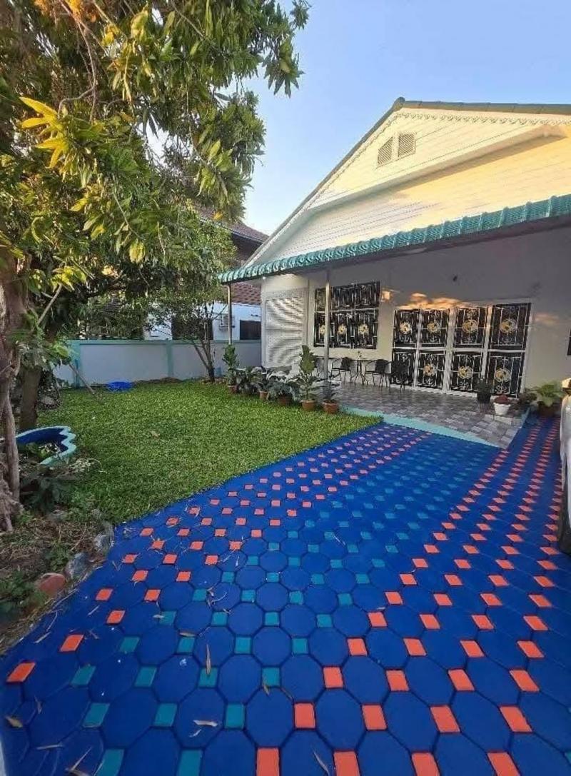 ให้เช่า 25,000 บาท/เดือน ขาย 5.6 ล้าน 100 ตรว. #โซนสันทราย พื้นที่กว้าง มีความเป็นส่วนตัว #เฟอร์นิเจอร์ครบ #หิ้วกระเป๋าพร้อมอยู่ได้เลย 