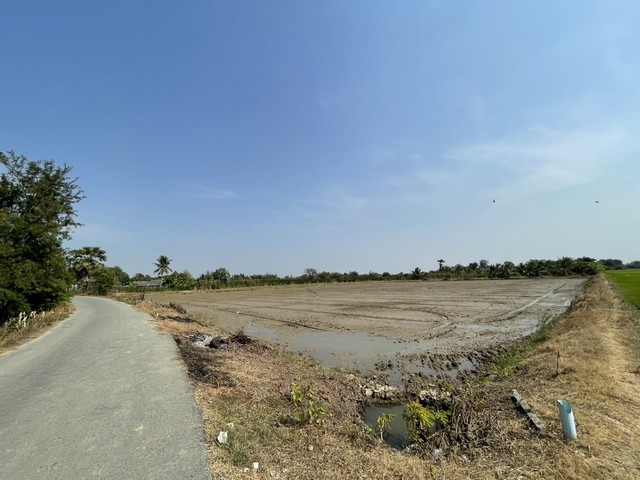 ขายที่ดินเปล่า 10ไร่ ห้วยพระ นครปฐม ติดถนนลาดยาง หน้ากว้าง89เมตร