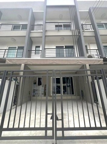 ให้เช่า บ้านกลางเมือง สวนหลวง ร.9 ใกล้รถไฟฟ้า พร้อมเฟอร์ฯบางส่วน เข้าอยู่ได้ทั้งที