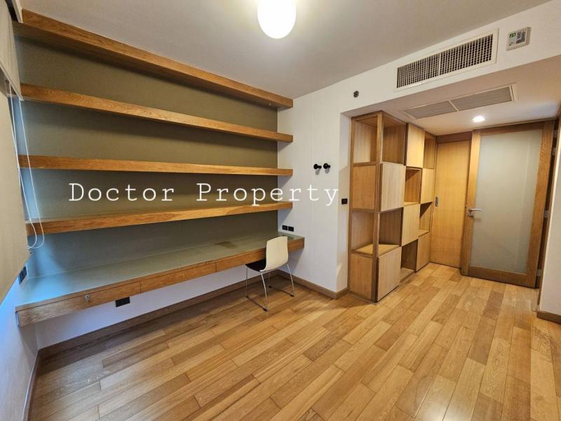 Best Deal!! Supalai Premier Place Asok for Sale  Two Bed, Two Bath 117.95 Sq.m. Built-in Furniture, Ready to move in!