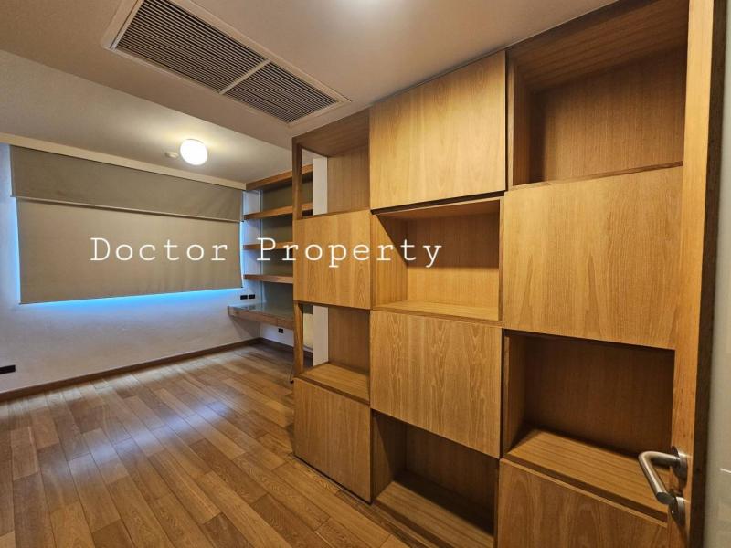 Best Deal!! Supalai Premier Place Asok for Sale  Two Bed, Two Bath 117.95 Sq.m. Built-in Furniture, Ready to move in!