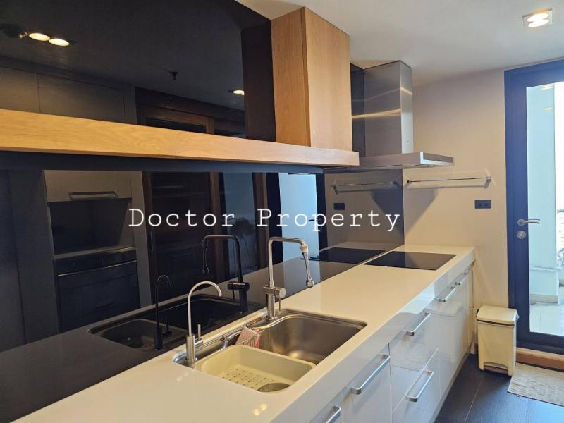 Best Deal!! Supalai Premier Place Asok for Sale  Two Bed, Two Bath 117.95 Sq.m. Built-in Furniture, Ready to move in!