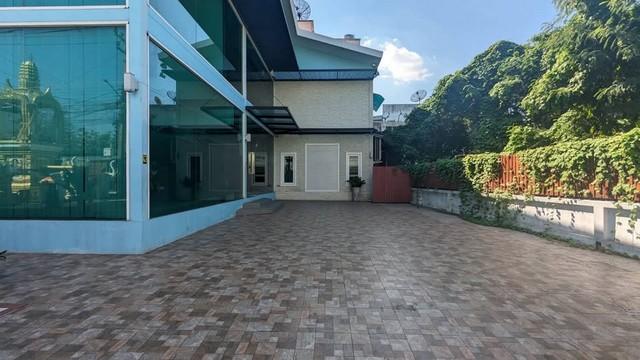 ให้เช่าอาคาร 2 ชั้น 101 ตารางวา 400 ตารางเมตร ซอยลาดพร้าว 87 ใกล้เลียบด่วน ใกล้ CDC