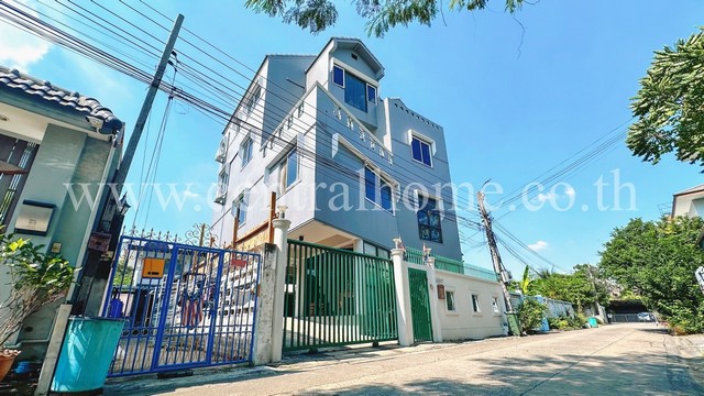 P1 บ้านเดี่ยว 4 ชั้น ซอยลาดพร้าว 81 ปลูกสร้างเอง พร้อมอยู่ 