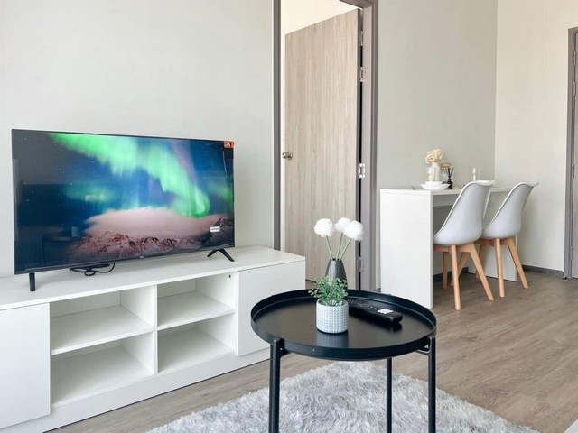 ให้เช่า คอนโด ริชพอยท์ @ BTS วุฒากาศห้องใหม่ พร้อมเข้าอยู่ขนาด 29 ตร.ม. | ชั้น 17ติด BTS วุฒากาศ 0 เมตรเดินทางสะดวก ใกล้ MRT Interchange บางหว้าเพียง 15 นาทีถึงสีลม - สาทรราคาเช่า 16,000 บาท/เดือนมัดจำ 1 เดือน + ประกัน 2 เดือนสัญญาขั้นต่ำ 1 ปีเครื่องใช้ไฟฟ้าครบ พร้อมอยู่ทีวี 40 นิ้วโต๊ะทานข้าว + เก้าอี้ 2 ตัวเครื่องทำน้ำอุ่นไมโครเวฟเครื่องซักผ้าตู้เย็นตู้เสื้อผ้าบิวท์อินโต๊ะเครื่องแป้งเตี