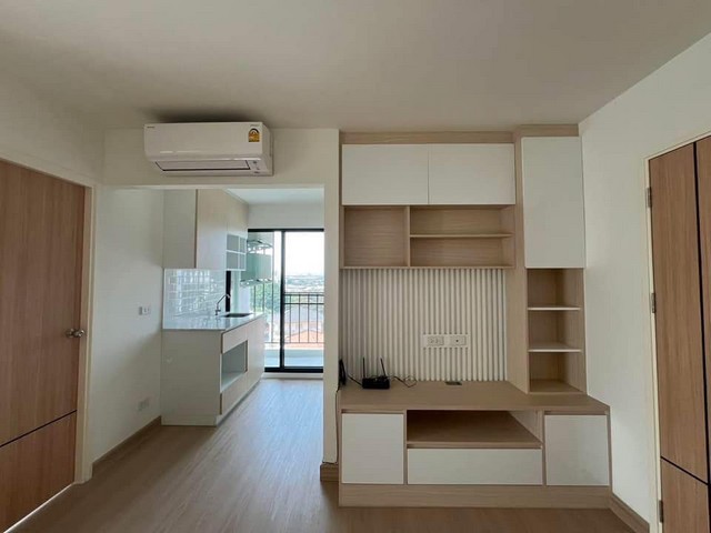 ให้เช่า / ขาย คอนโดเพลินๆ รังสิต เวิร์คพอยท์ 7รายละเอียดห้องขนาด 43 ตร.ม.2 ห้องนอนพร้อมเข้าอยู่ราคาเช่า12,000 บาท/เดือน (รวมค่าส่วนกลาง)มัดจำ 2 เดือน ล่วงหน้า 1 เดือนสัญญา 1 ปีเพิ่มเครื่องใช้ไฟฟ้าอื่นๆ +1,000 บาทราคาขาย1.7 ล้านบาทเฟอร์นิเจอร์ครบเตียง 6 ฟุตเตียง 5 ฟุตโต๊ะหัวเตียงชั้นวางทีวี + ตู้โชว์ตู้เสื้อผ้าบานสไลด์เคาน์เตอร์ครัว + ตู้ลอยโซฟา 2 ที่นั่งผ้าม่านมุ้งลวดหน้าต่